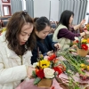 “花香滿溢·悅享芳華”插花主題活動(dòng)