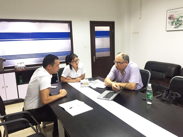 Mr.Yakup Mentes與創想儀器總經理馬建州先生洽談合作事宜 Mr.Yakup Mentes與創想儀器總經理馬建州先生洽談合作事宜