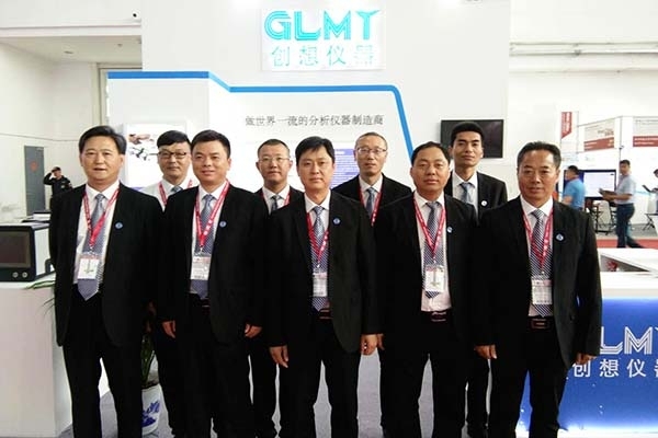創想儀器全體合照 創想儀器全體合照