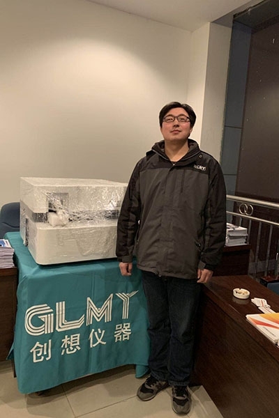 創(chuàng)想展臺(tái)前 創(chuàng)想展臺(tái)前