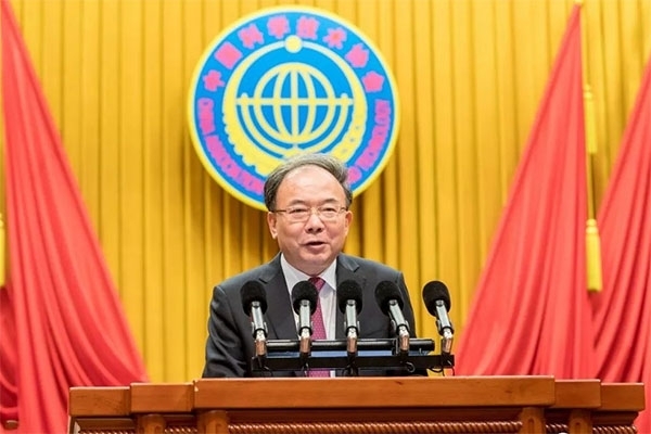 省委常委、市委書記李小敏在開幕式上講話 省委常委、市委書記李小敏在開幕式上講話