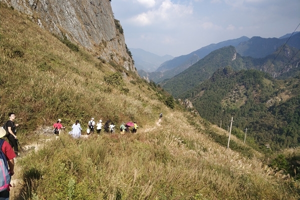 總算到了下山了 總算到了下山了