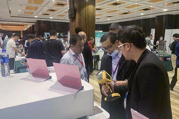 嘉賓了解手持光譜儀 嘉賓了解手持光譜儀