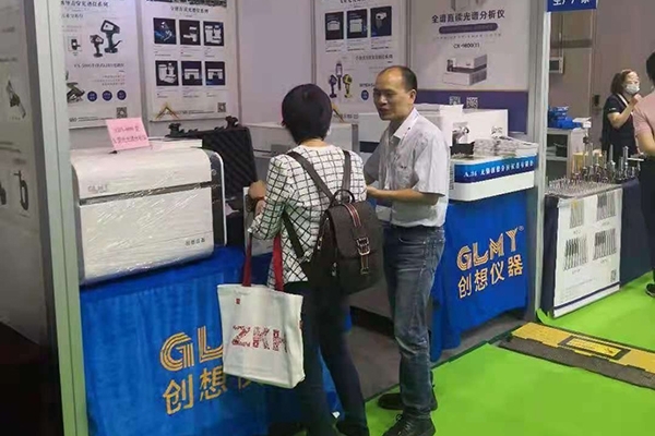 為新客戶講解我司產品 為新客戶講解我司產品