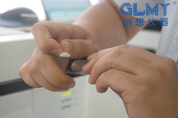無水乙醇+高級脫脂棉清洗透鏡 無水乙醇+高級脫脂棉清洗透鏡