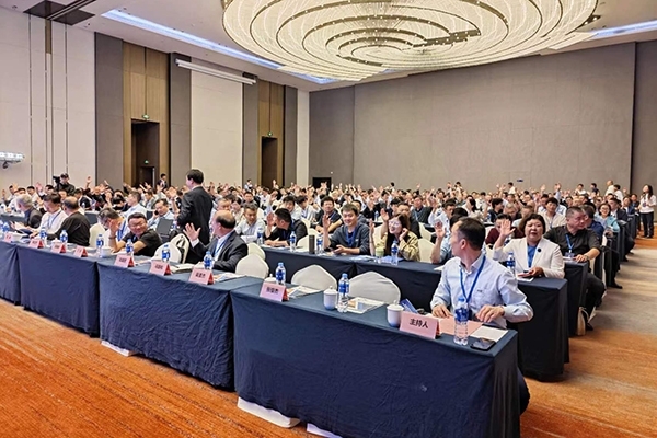 會(huì)議進(jìn)行時(shí) 會(huì)議進(jìn)行時(shí)