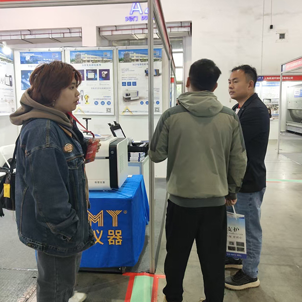 為嘉賓介紹我司產品 為嘉賓介紹我司產品