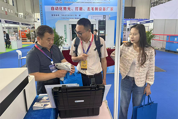 為嘉賓介紹我司優質產品 為嘉賓介紹我司優質產品
